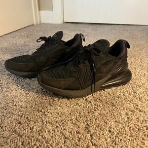 Black nike air max 270